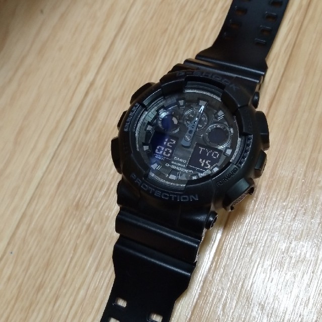 G-SHOCK(ジーショック)のGA-100CF　G-shock　カモフラージュ　グレー迷彩　アーミーCASIO メンズの時計(腕時計(デジタル))の商品写真