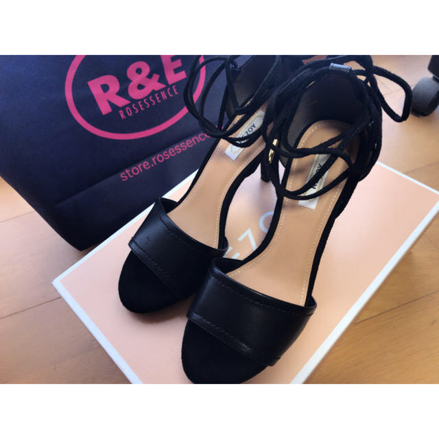 R&E(アールアンドイー)の発送前セール 新品未使用 R&E サンダル レディースの靴/シューズ(サンダル)の商品写真