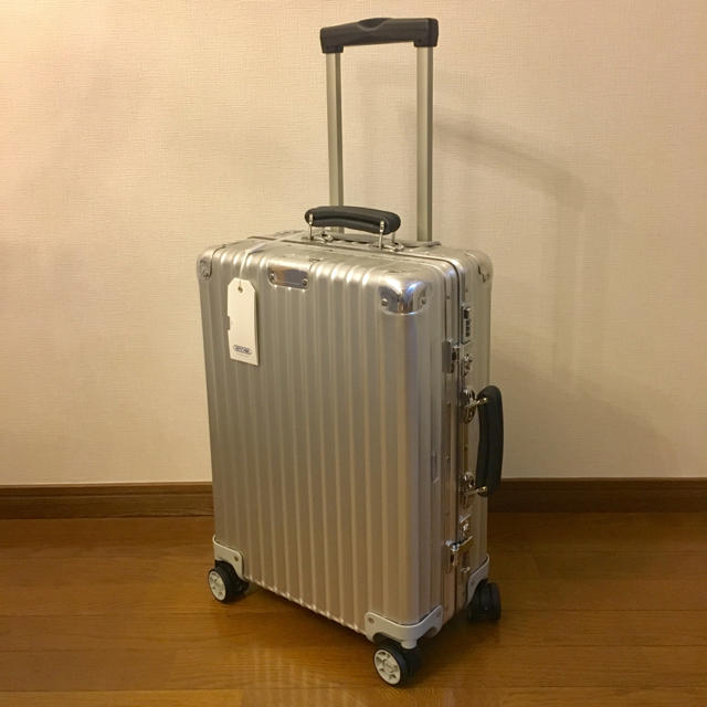 RIMOWA - 本物新品リモワ♩機内持込OKクラシックフライト33L 4輪です！の通販 by パリジャン's shop｜リモワならラクマ