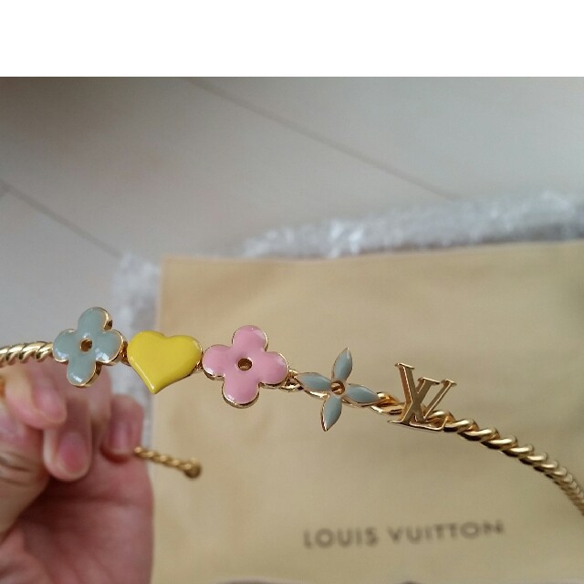 LOUIS VUITTON(ルイヴィトン)のゆきさん専用　ルイヴィトン　カチューシャ レディースのヘアアクセサリー(カチューシャ)の商品写真