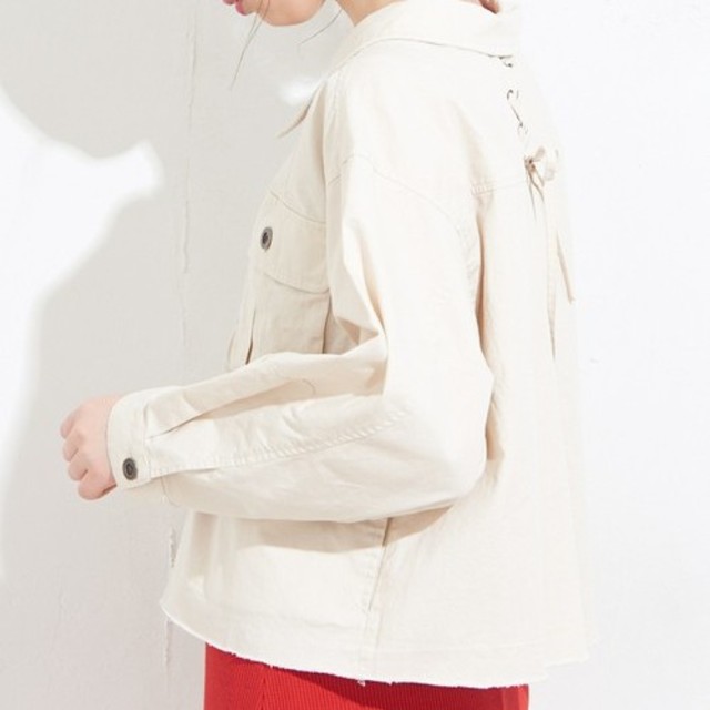 natural couture(ナチュラルクチュール)の後ろレースアップミリタリーシャツブルゾン レディースのジャケット/アウター(ミリタリージャケット)の商品写真
