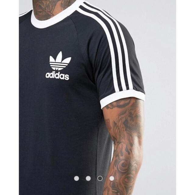 adidas(アディダス)の新品 ブラック Lサイズ adidas★ カリフォルニアTシャツ ユニセックス メンズのトップス(Tシャツ/カットソー(半袖/袖なし))の商品写真