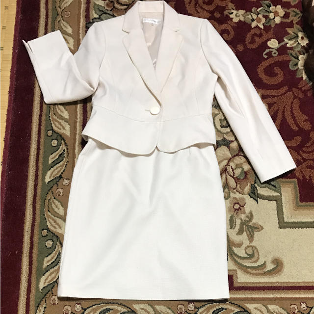スーツ 11号 consolarsiのスーツです。 レディースのフォーマル/ドレス(スーツ)の商品写真