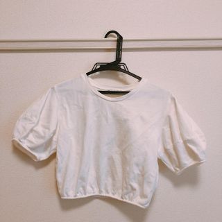 ザラ(ZARA)のZARA ショート丈シンプル白Tシャツ(Tシャツ(半袖/袖なし))