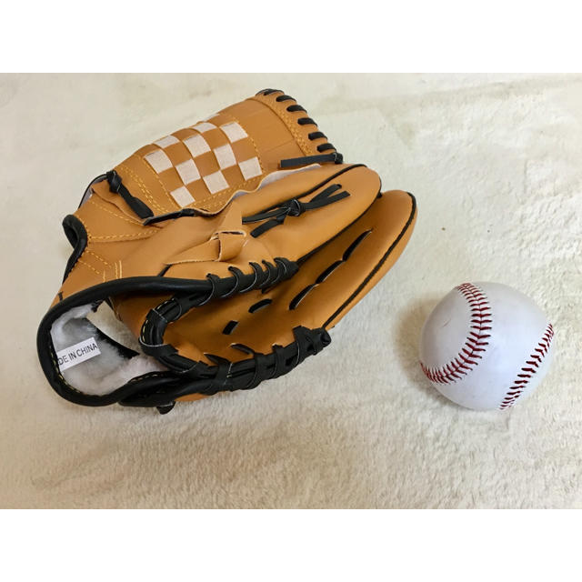 野球グローブ 練習用 ボール付き スポーツ/アウトドアの野球(グローブ)の商品写真