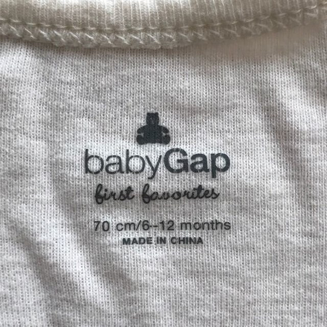 GAP(ギャップ)のgap前開き半袖ボディ4枚セット キッズ/ベビー/マタニティのベビー服(~85cm)(パジャマ)の商品写真