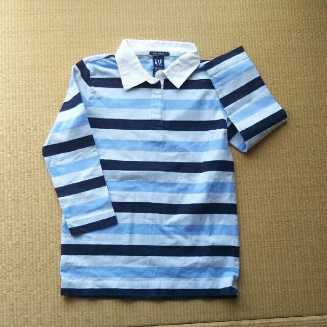 GAP(ギャップ)の美品GAP/130 キッズ/ベビー/マタニティのキッズ服男の子用(90cm~)(Tシャツ/カットソー)の商品写真