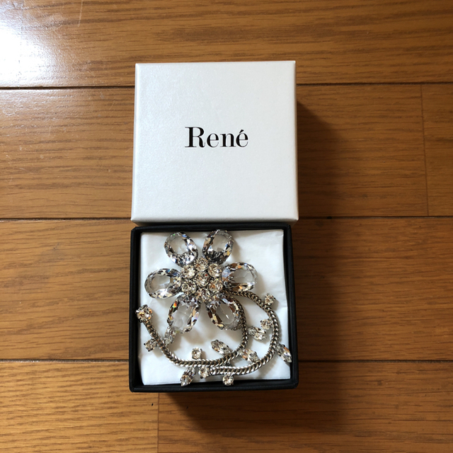 Rene ルネ お花ブローチ