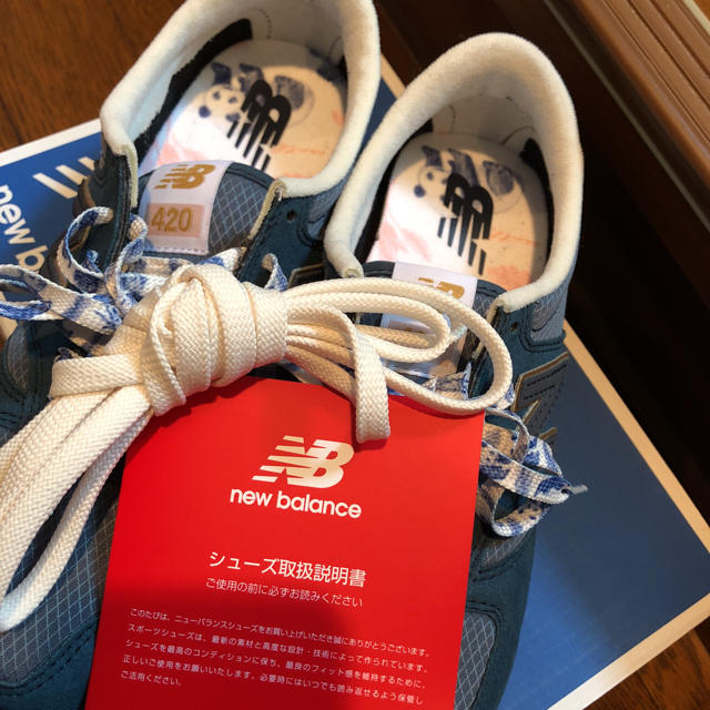 New Balance(ニューバランス)の23.5cmコラボスニーカー 紺色 パンダ柄 レディースの靴/シューズ(スニーカー)の商品写真