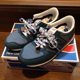 ニューバランス(New Balance)の23.5cmコラボスニーカー 紺色 パンダ柄(スニーカー)