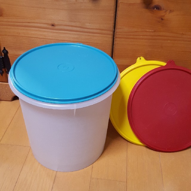 【中古】丸型容器　特大　Tupperware タッパーウェア | フリマアプリ ラクマ