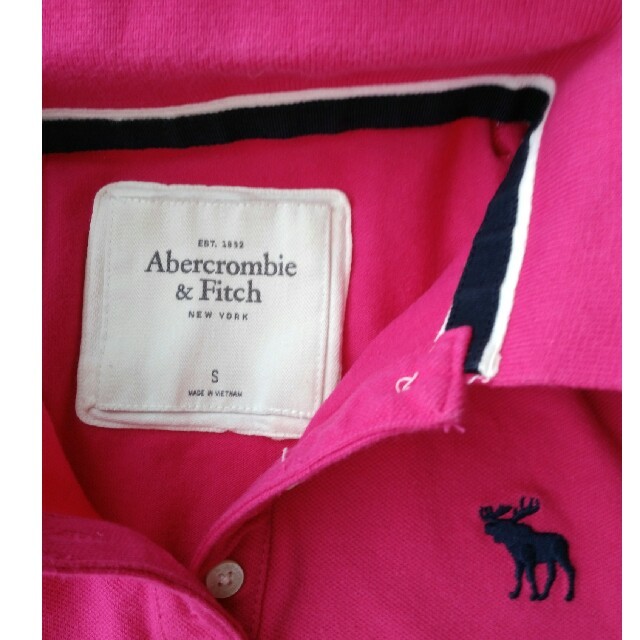 Abercrombie&Fitch(アバクロンビーアンドフィッチ)のポロシャツ　Abercrombie & Fitch レディースのトップス(Tシャツ(半袖/袖なし))の商品写真