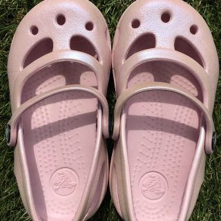 クロックス(crocs)のもん様専用　クロックス C7 15cm パールピンク 美品(サンダル)