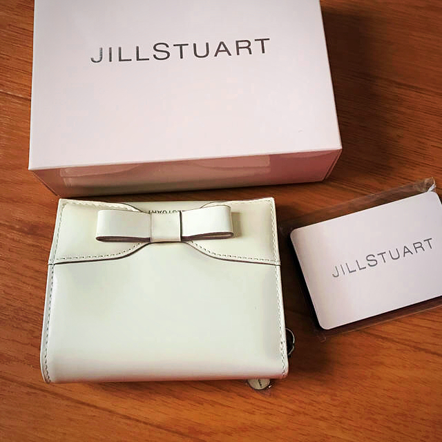 JILLSTUART(ジルスチュアート)の新品☆JILLSTUART 二つ折り財布 レディースのファッション小物(財布)の商品写真