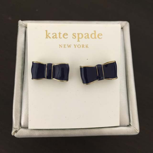 kate spade new york(ケイトスペードニューヨーク)のプロフィ必読☆リボンピアス レディースのアクセサリー(ピアス)の商品写真