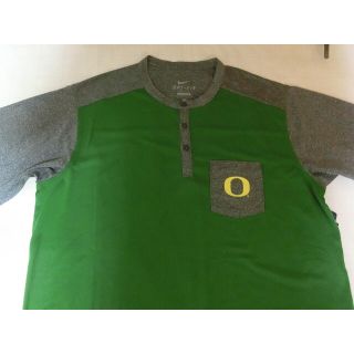 ナイキ(NIKE)のナイキ【DRI FIT】【OREGON DUCKS】 ヘンリー七分丈T US L(アメリカンフットボール)