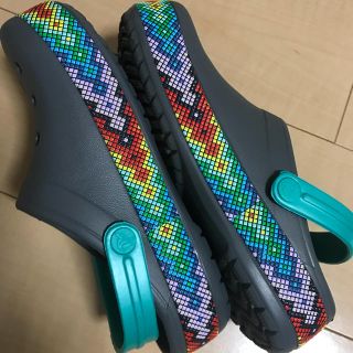 クロックス(crocs)のクロックス グレー M4W6(サンダル)