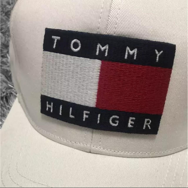 TOMMY HILFIGER(トミーヒルフィガー)の【汚れなし美品】TOMMY キャップ ホワイト ♪ ユニセックス メンズの帽子(キャップ)の商品写真