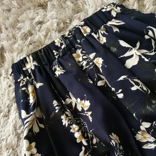 RU(アールユー)のりりり様　小さいサイズ♡花柄スカート レディースのスカート(ロングスカート)の商品写真