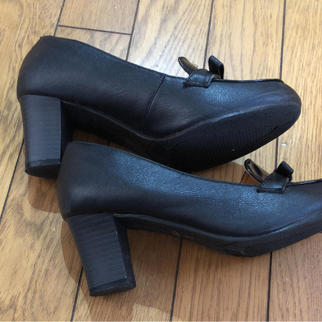 Salvatore Ferragamo(サルヴァトーレフェラガモ)のフェラガモ風 黒 リボン パンプス レディースの靴/シューズ(ハイヒール/パンプス)の商品写真