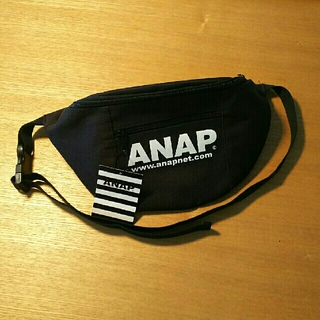 アナップ(ANAP)のANAP 新品タグ付き ボディバッグ  ウエストポーチ (ボディバッグ/ウエストポーチ)