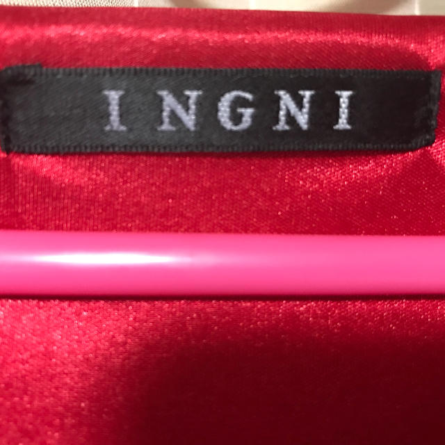 INGNI(イング)のINGNI＊レッドフリルトップス レディースのトップス(Tシャツ(半袖/袖なし))の商品写真