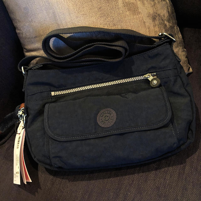 kipling(キプリング)のkipling ネイビー ショルダーバッグ 新品 未使用 タグ付き レディースのバッグ(ショルダーバッグ)の商品写真