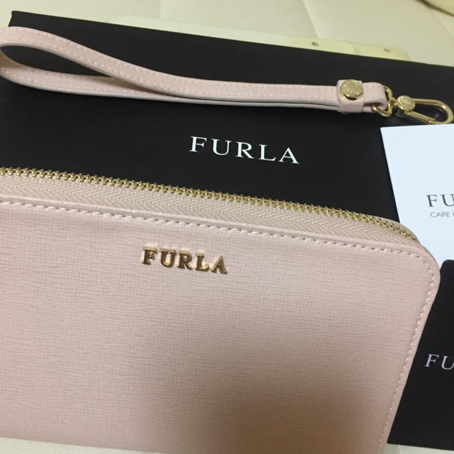 Furla フルラ 携帯も入る小さめ 長財布の通販 By ワンコ S Shop フルラならラクマ
