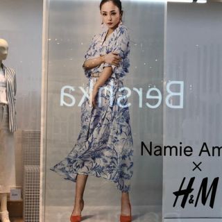 エイチアンドエイチ(H&H)の安室奈美恵 H&M ワンピース38 ベルト ピアス(ロングワンピース/マキシワンピース)