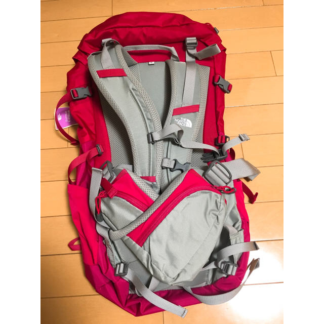 THE NORTH FACE(ザノースフェイス)の【ゆき様専用】新品 ノースフェイス リュック W TELLUS30 スポーツ/アウトドアのアウトドア(登山用品)の商品写真