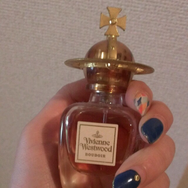 Vivienne Westwood(ヴィヴィアンウエストウッド)のブドワール ♡ フリル最安値 コスメ/美容の香水(香水(女性用))の商品写真