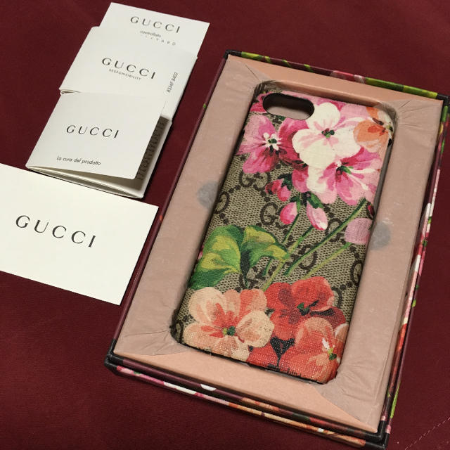 Gucci - 美品GUCCI花柄ブルームス花柄アイホンケースの通販 by トイプーshop｜グッチならラクマ