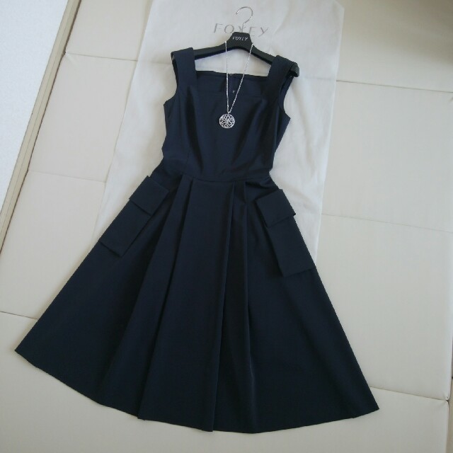 高評価好評 FOXEY - FOXEY♡ホリードレス2 爆買い即納