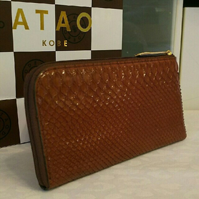 ATAO(アタオ)の専用取置き品《美品》アタオ　直営店限定　リモグロスパイソン　ブラウン(箱無し) レディースのファッション小物(財布)の商品写真