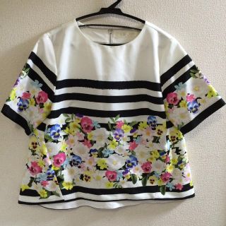 チェスティ(Chesty)のchesty フラワーボーダープルオーバー♪ 花柄トップス♪(シャツ/ブラウス(半袖/袖なし))