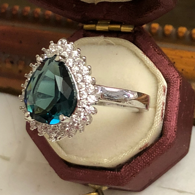 訳あり即購入OKロンドンブルートパーズカラーczダイヤモンドシルバーリング指輪 レディースのアクセサリー(リング(指輪))の商品写真
