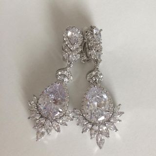 ヴェラウォン(Vera Wang)の主役級イヤリング  結婚式(イヤリング)