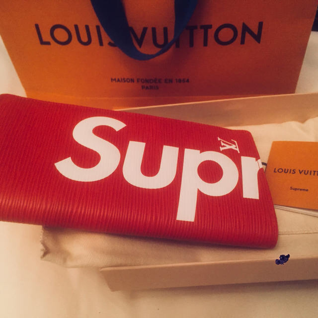 supreme  LV 長財布