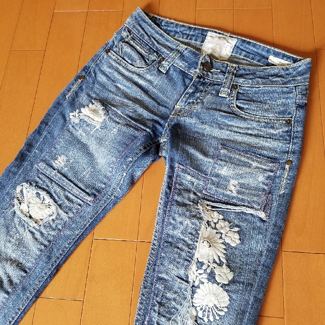 TAVERNITI SO JEANS(タヴァニティソージーンズ)のTAVERNITISOJEANS ジーパン レディースのパンツ(デニム/ジーンズ)の商品写真