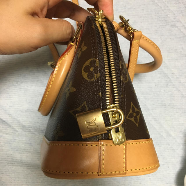 LOUIS VUITTON(ルイヴィトン)のヴィトン   アルマ BB レディースのバッグ(ハンドバッグ)の商品写真