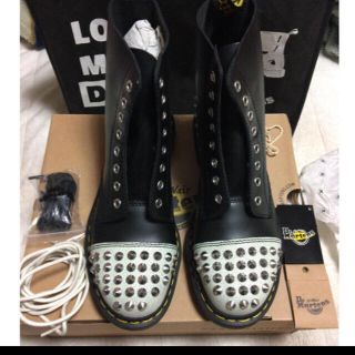 ドクターマーチン(Dr.Martens)の☆今だけ値下げ中☆新品☆ドクターマーチン 8ホールスタッズブーツ ダイ☆UK8☆(ブーツ)