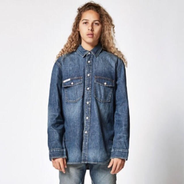 FEAR OF GOD(フィアオブゴッド)のloca様専用 Essentials Denim Button Shirt  メンズのトップス(シャツ)の商品写真