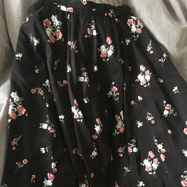 MISCH MASCH(ミッシュマッシュ)の花柄ロングスカート レディースのスカート(ロングスカート)の商品写真