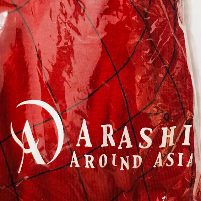 嵐(アラシ)の嵐グッズ12 AROUND ASIA Tシャツ エンタメ/ホビーのタレントグッズ(アイドルグッズ)の商品写真