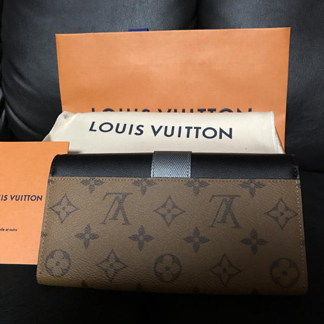 LOUIS VUITTON(ルイヴィトン)のやまさんさま専用☆ルイヴィトン ポルトフォイユ サラ 新品 未使用 レディースのファッション小物(財布)の商品写真