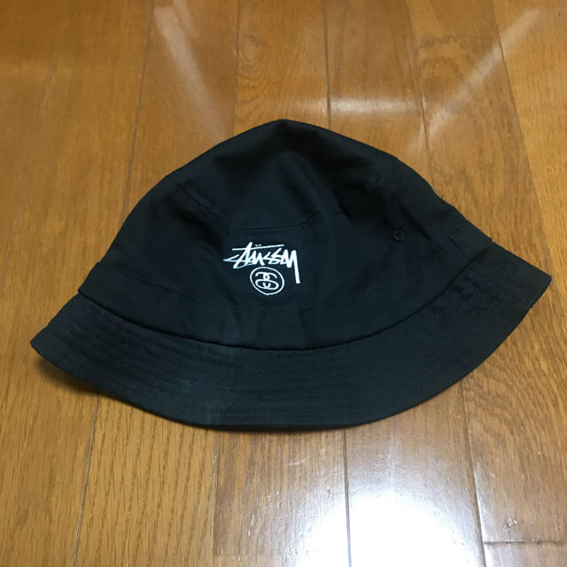 STUSSY(ステューシー)のSTUSSY バケットハット 黒 レディースの帽子(ハット)の商品写真