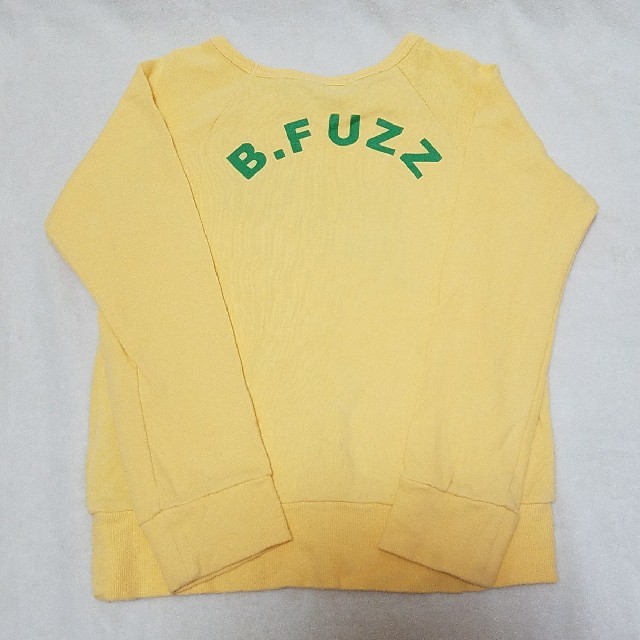 BeBe(ベベ)のBUZZ FUZZ 薄手トレーナー　イエロー　140cm キッズ/ベビー/マタニティのキッズ服男の子用(90cm~)(Tシャツ/カットソー)の商品写真