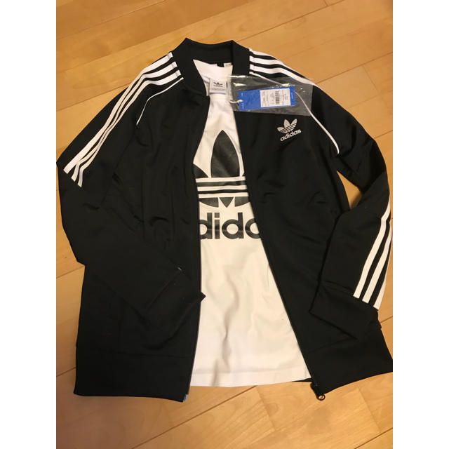 adidas(アディダス)のいちご様専用 レディースのトップス(Tシャツ(半袖/袖なし))の商品写真