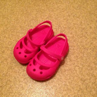 クロックス(crocs)のcrocsサンダル☆13cm(その他)