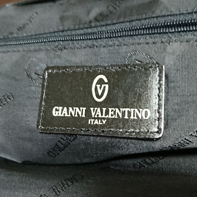 GIANNI VALENTINO(ジャンニバレンチノ)の【美品】GIANNI VALENTINO バッグ レディースのバッグ(ショルダーバッグ)の商品写真